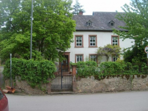 Ferienwohnung mit Garten und Parkplatz